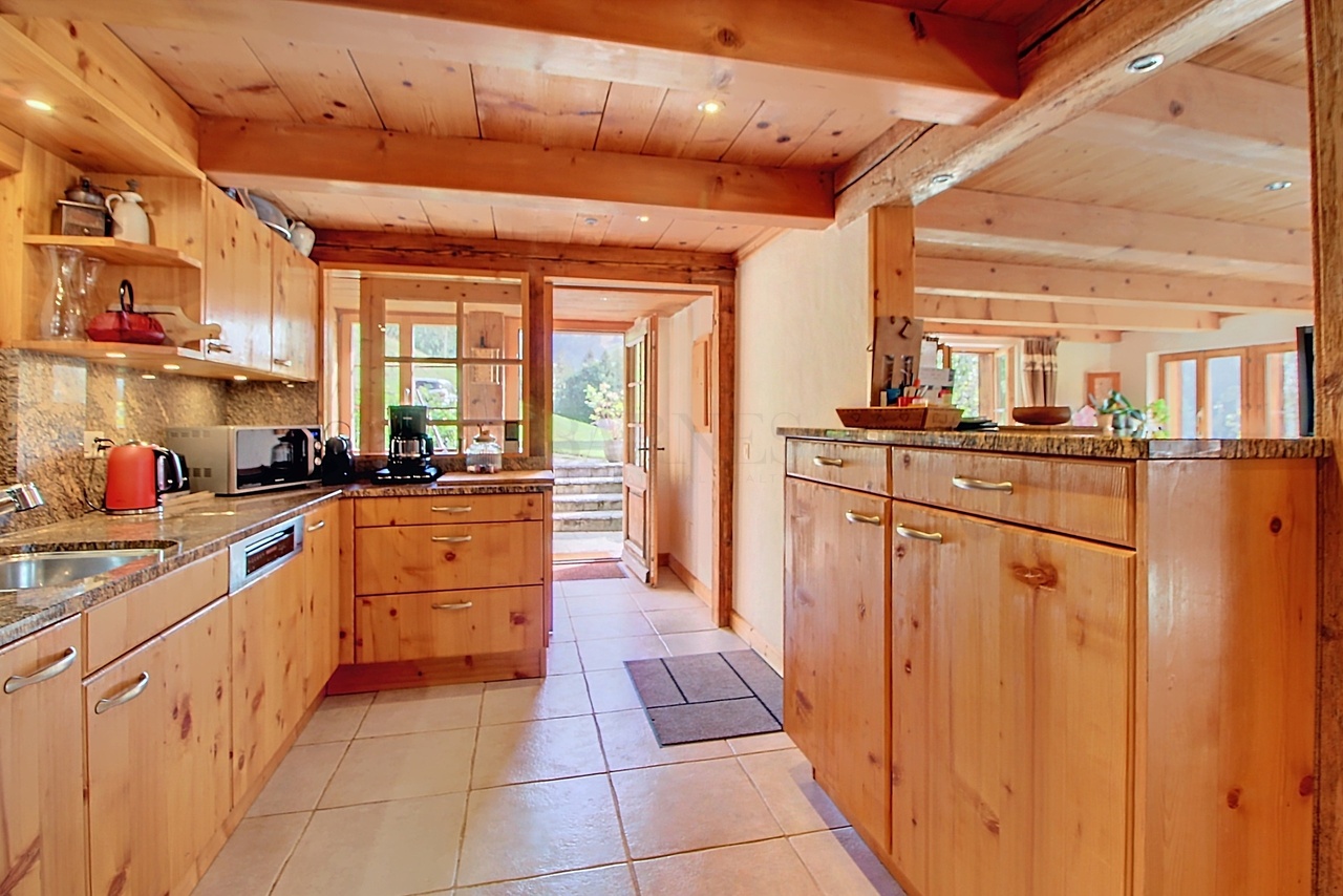 Chalet Rougemont - picture 3